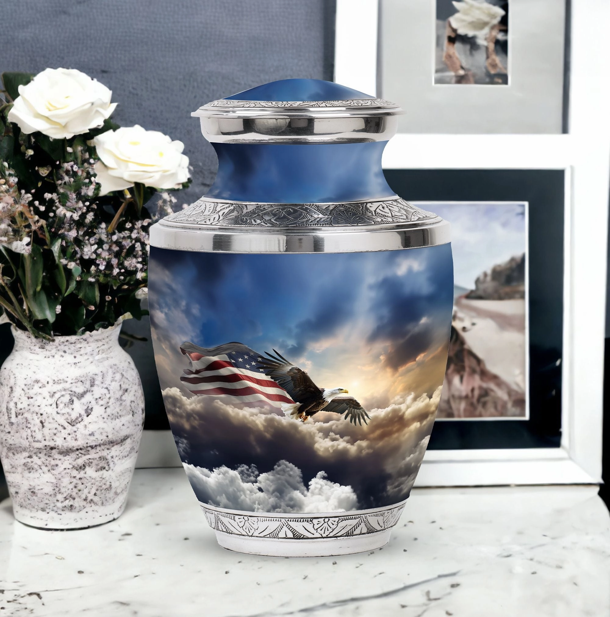 Eagle Eternal Rest Memorial Urn - Commemorating Lasting Memories