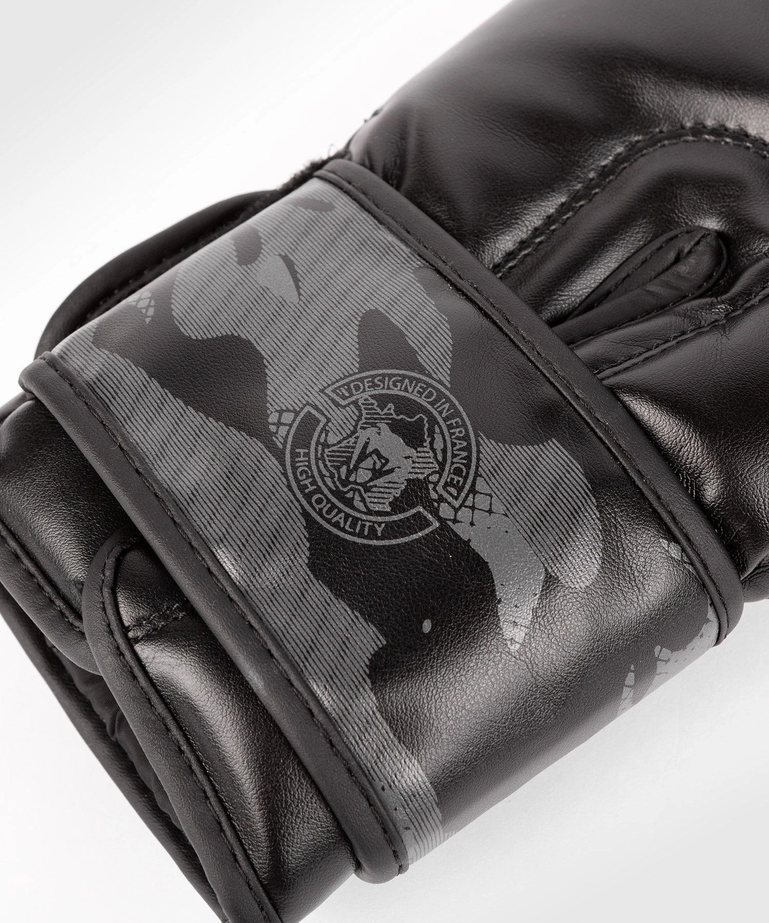 Venum Defender Contender 2.0 Boxing Gloves - Black/Black